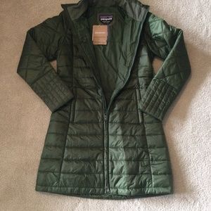 New Patagonia Women’s XS nomad green slim fit Radalie Parka